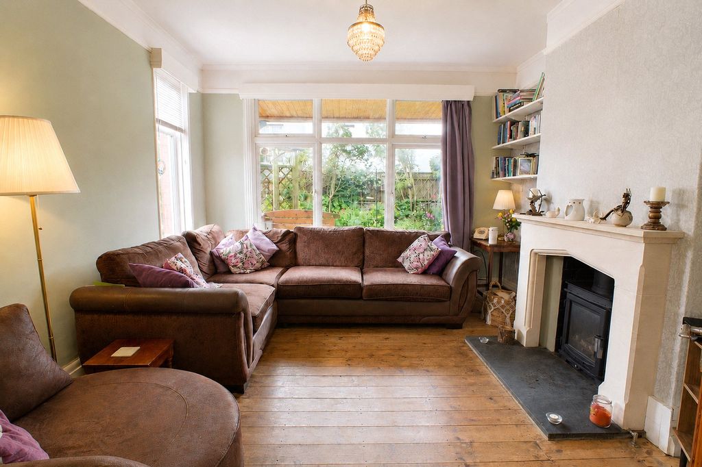 Property photo 2 of 27 Picture No. 36