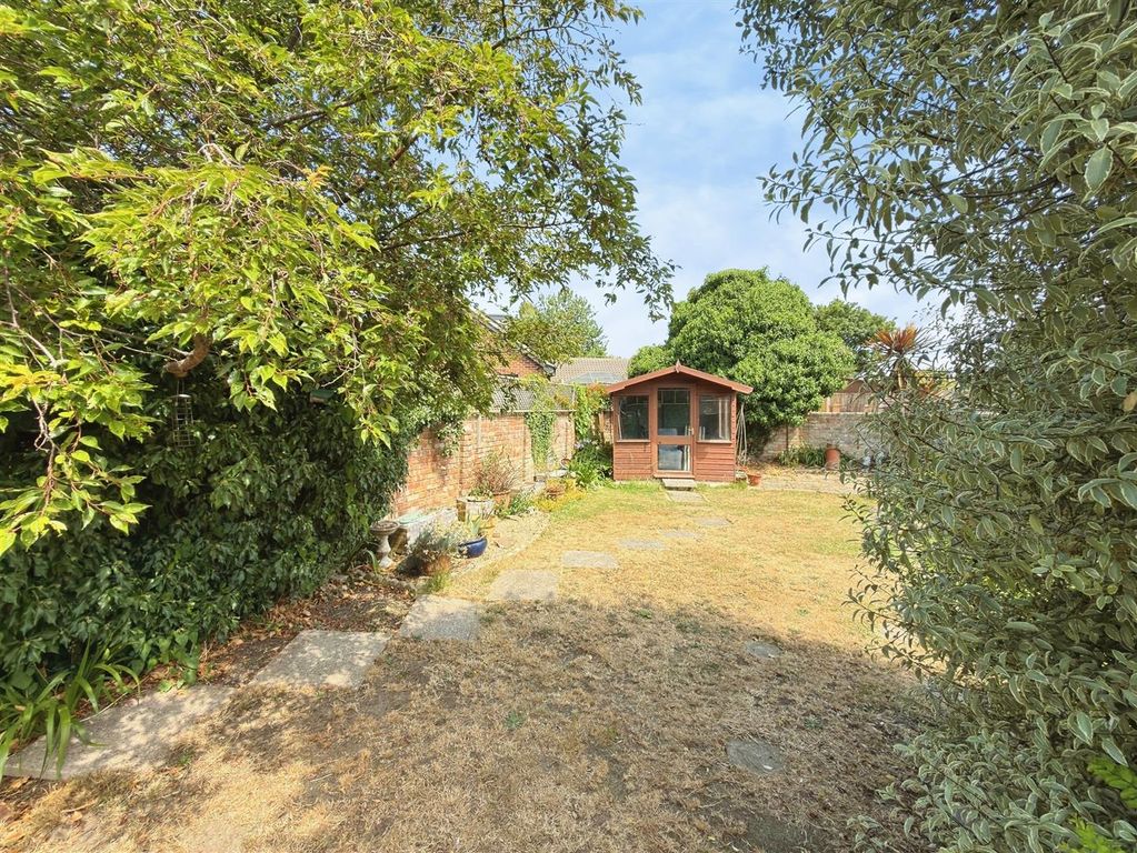 Property photo 2 of 18 Colville Road (15).Jpg