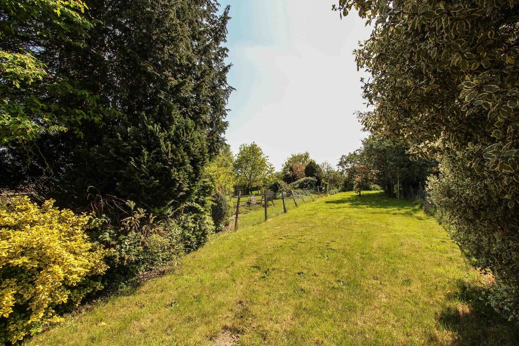 Property photo 2 of 15 Garden B