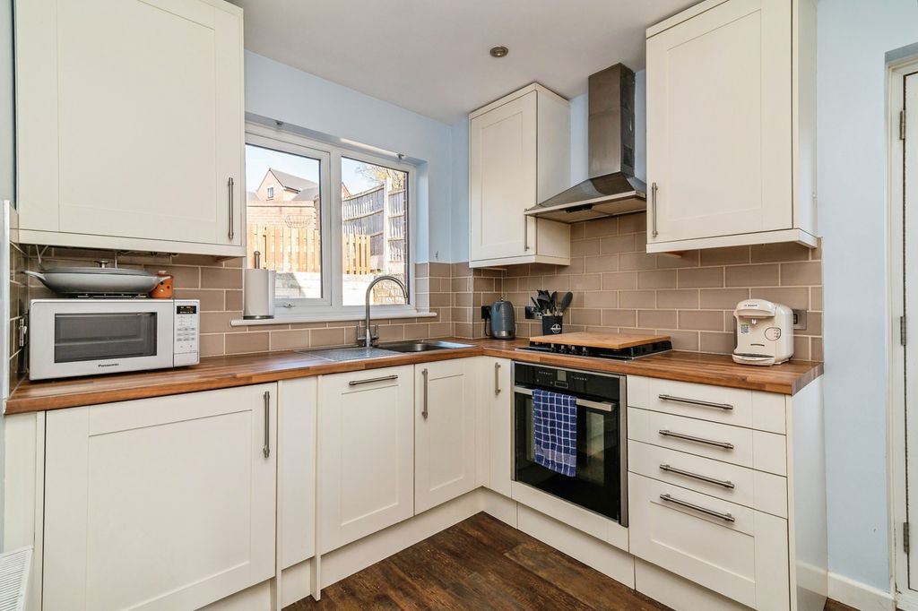 Property photo 3 of 17 Pbox-Img.Jpg