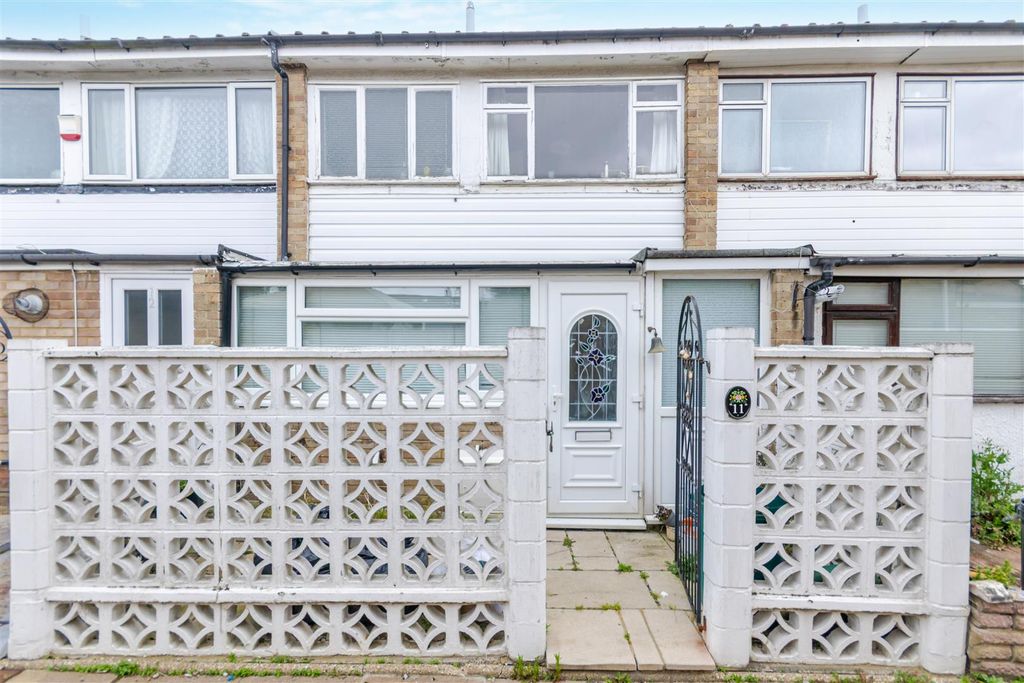 Property photo 1 of 10 Front