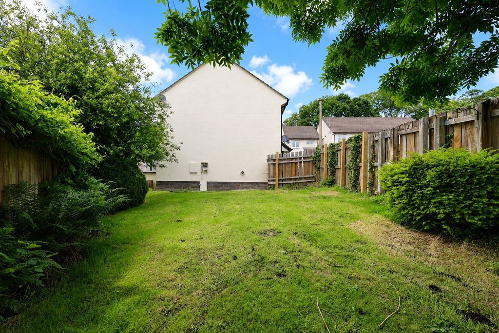 Property photo 2 of 12 Picture No. 14