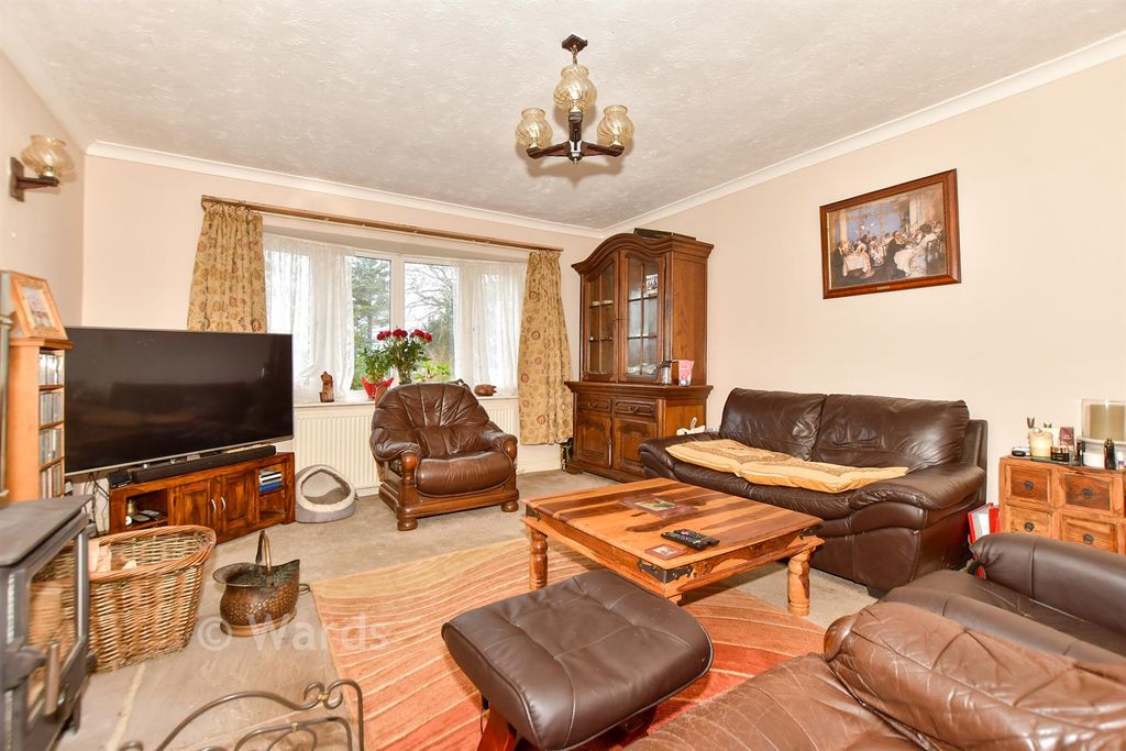 Property photo 1 of 14 Lounge