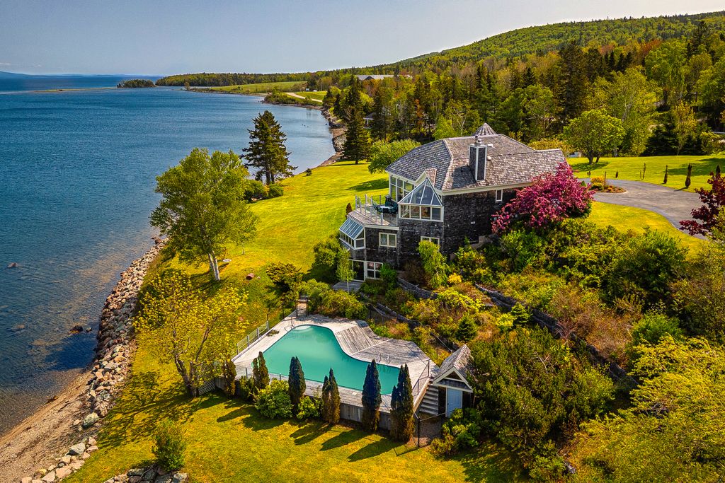 Property photo 1 of 52