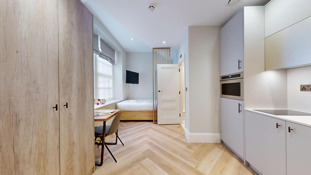 Property photo 1 of 5 Bedroom