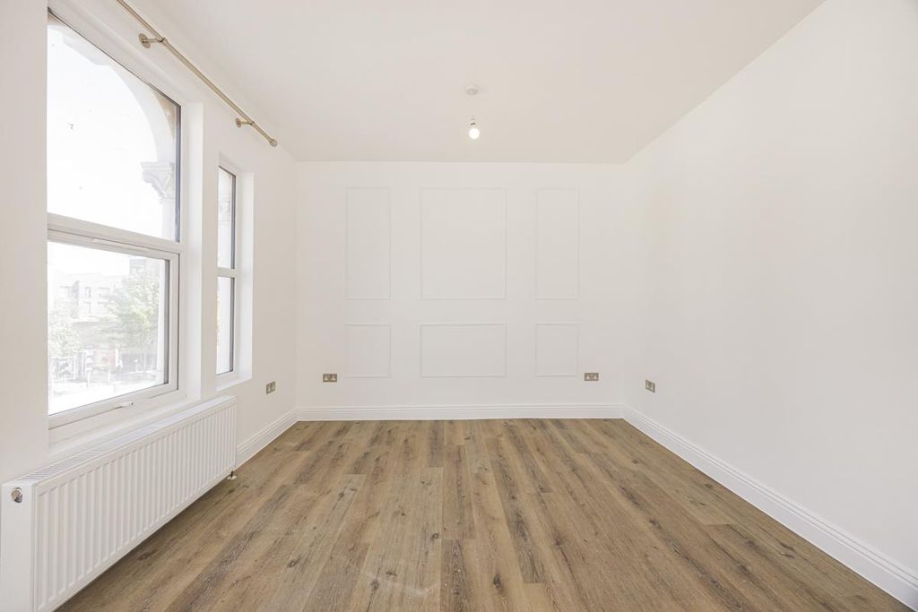 Property photo 2 of 21 2