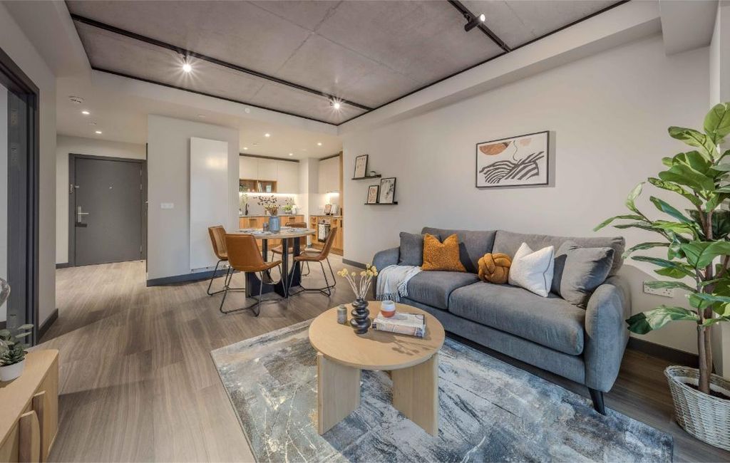 Property photo 1 of 15 E61820d5Ecba63A8F08B4B8Df92E