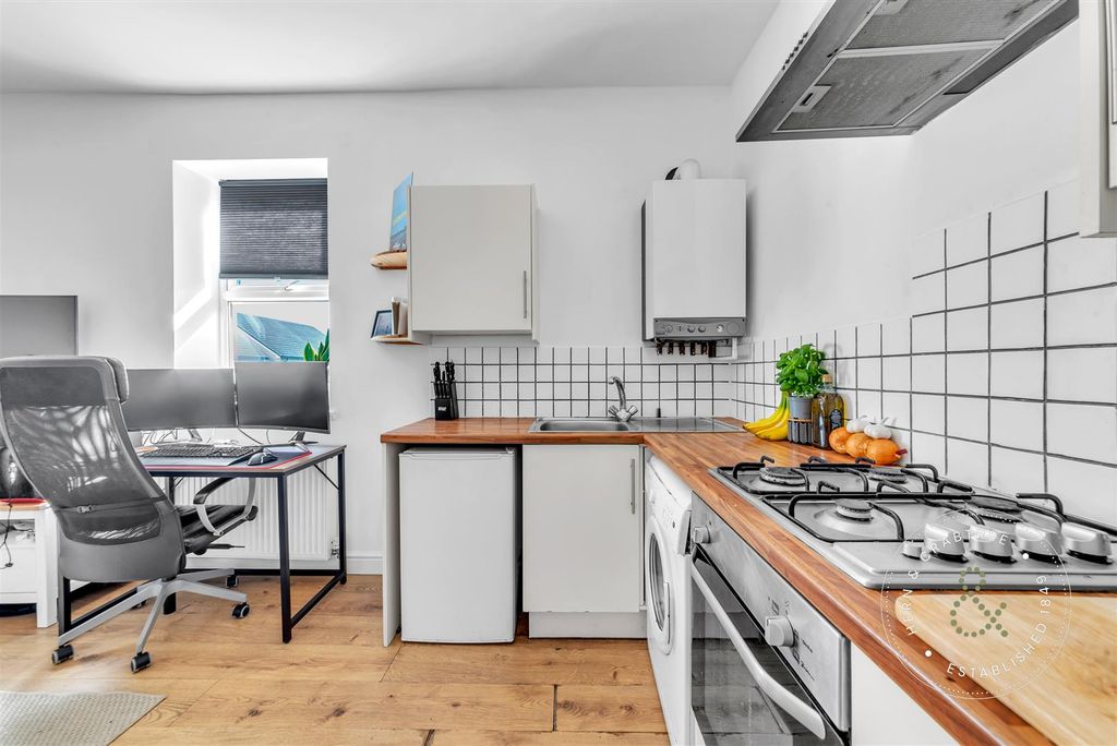 Property photo 3 of 11 Cowbridge-Road-East-12.Jpg