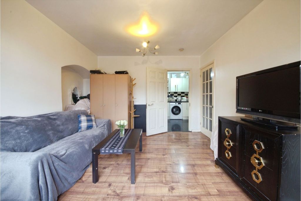 Property photo 3 of 22