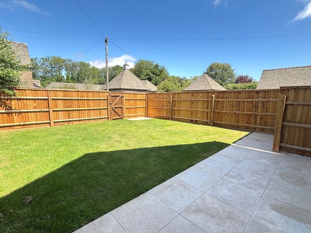 Property photo 3 of 12 Photo 12