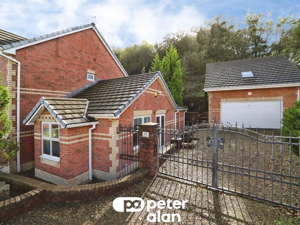 Property photo 3 of 31