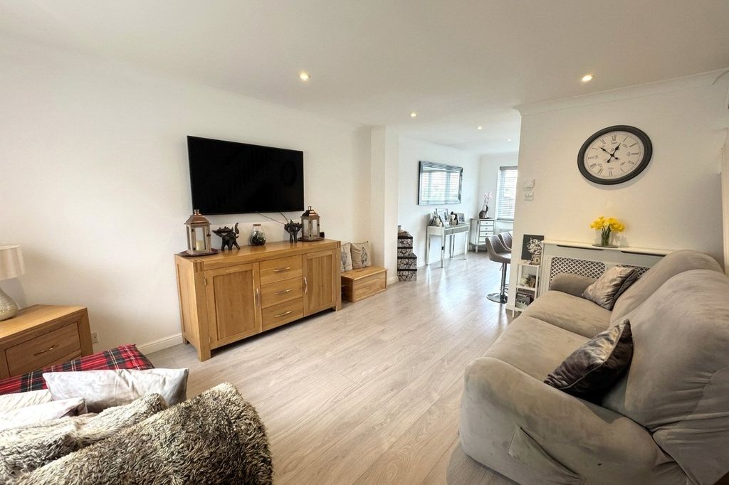 Property photo 2 of 16 Picture No. 34