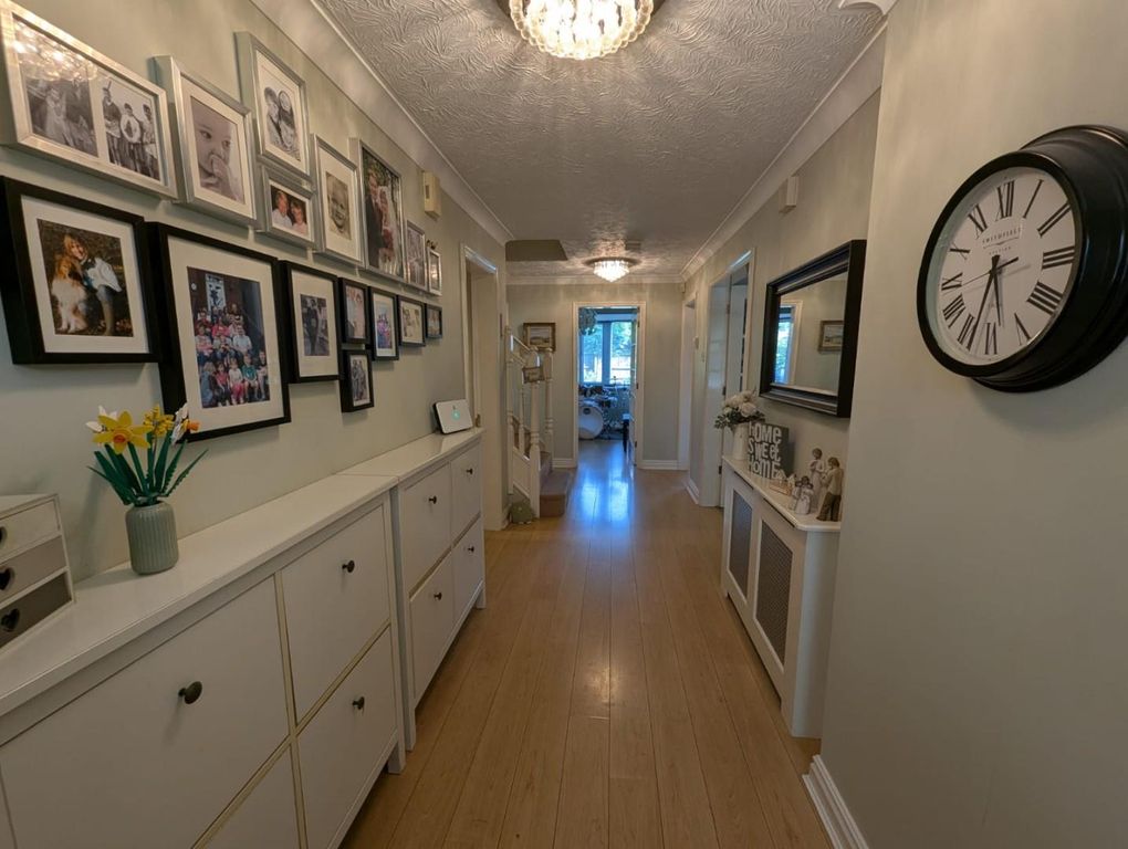 Property photo 2 of 23 Hallway