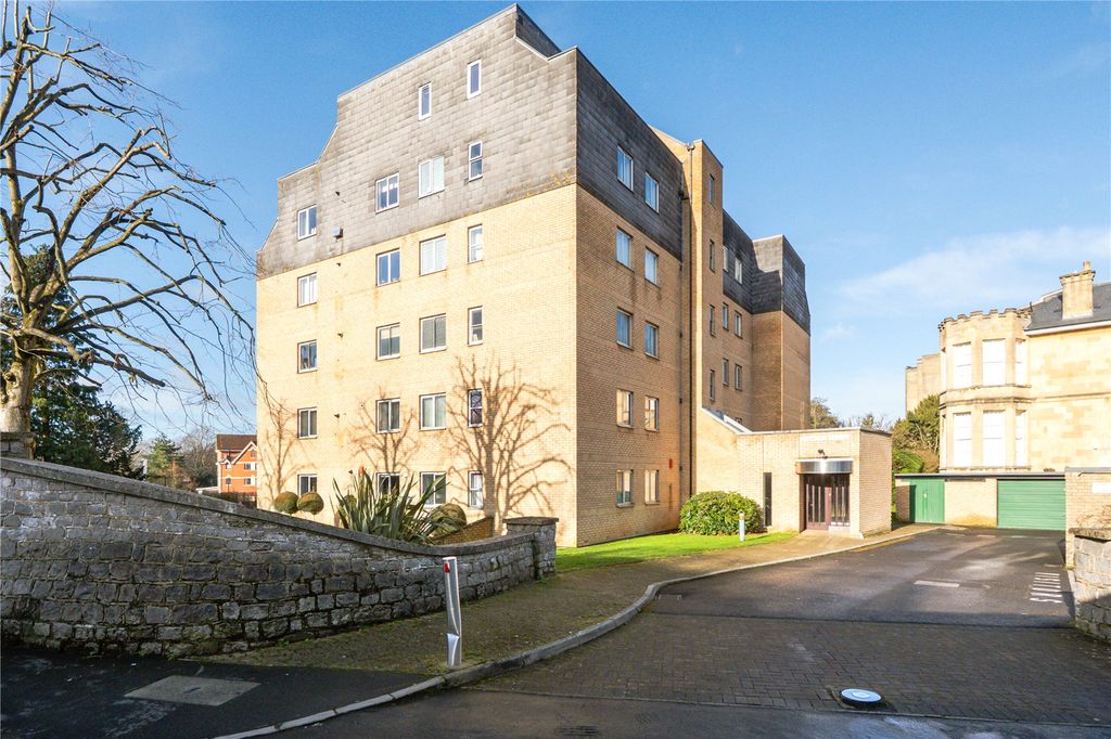 Property photo 3 of 19 Picture No. 21