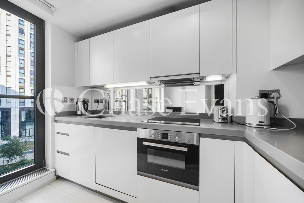 Property photo 2 of 17 Kitchen