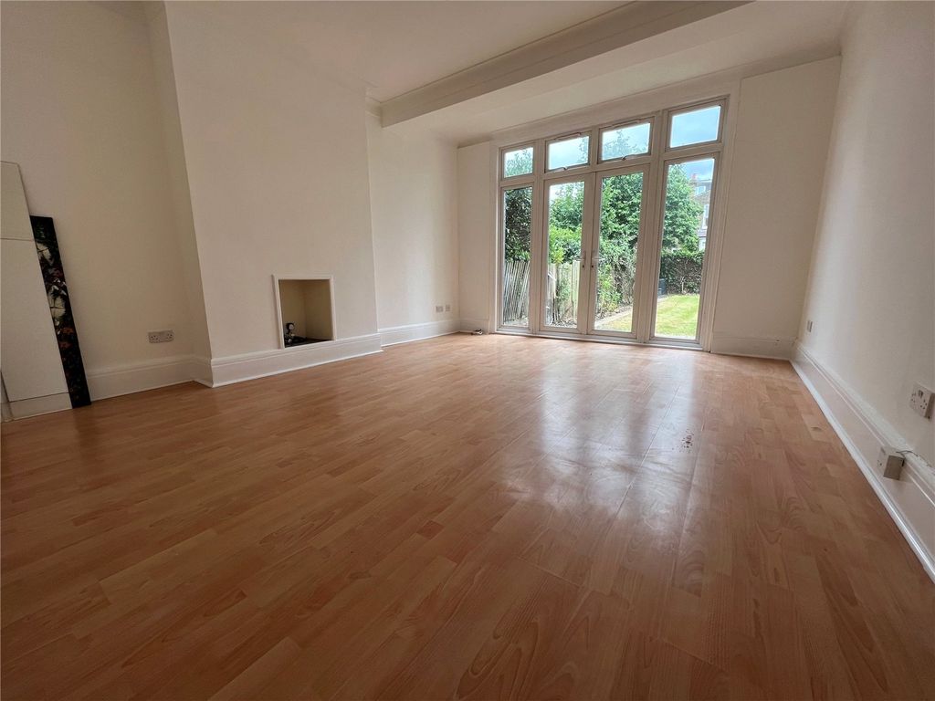 Property photo 1 of 9 Picture No. 14