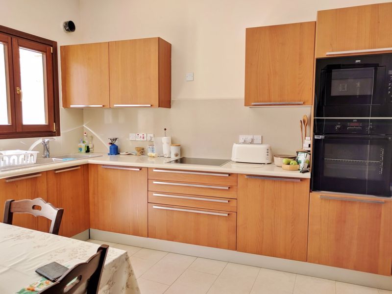 Property photo 2 of 14 Kitchen