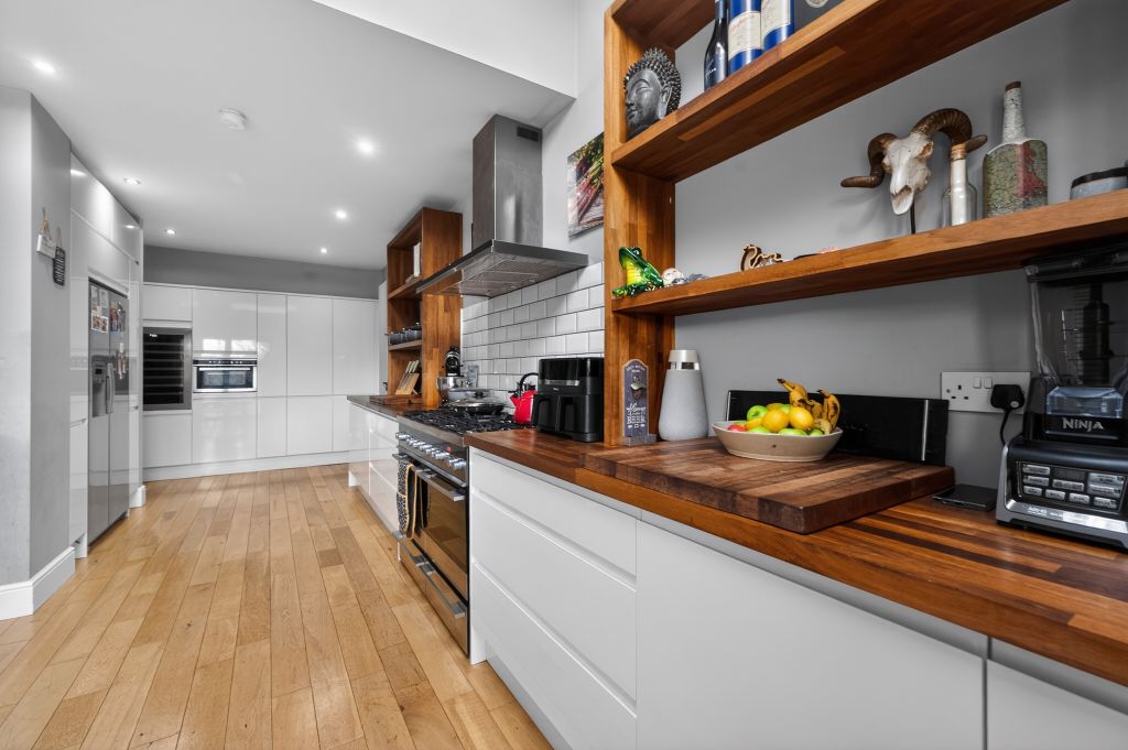 Property photo 3 of 20