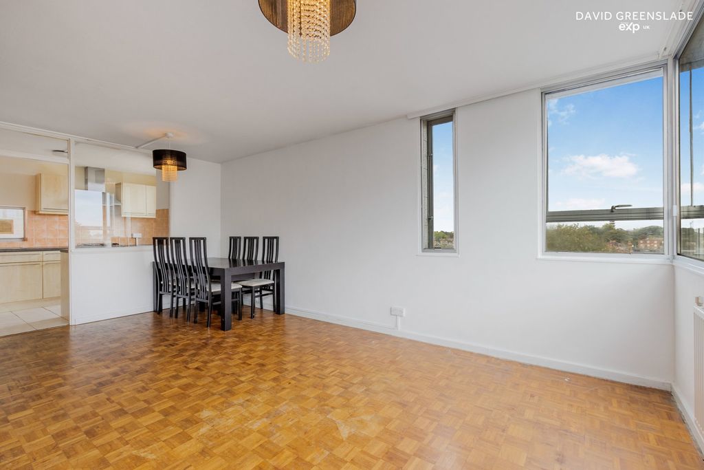 Property photo 3 of 19