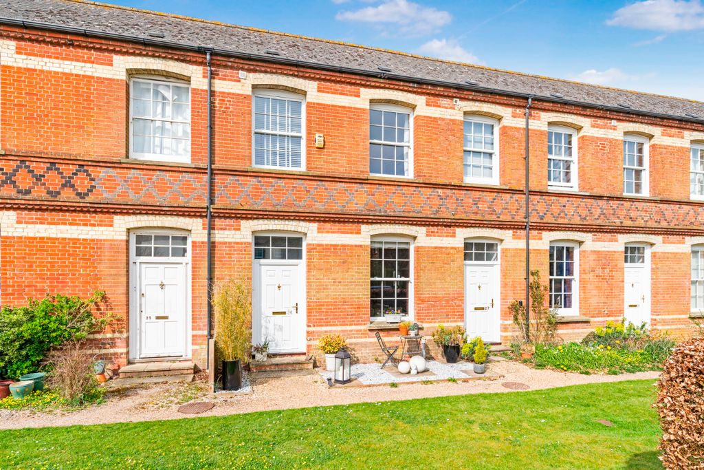 Property photo 1 of 32