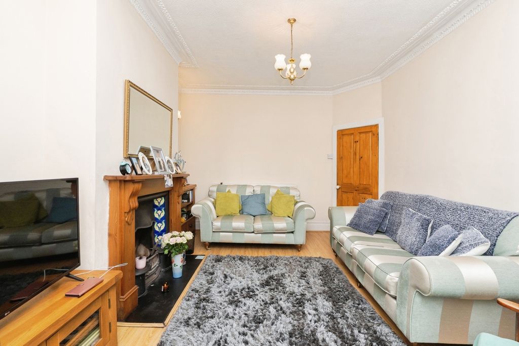 Property photo 3 of 20 Pbox-Img.Jpg