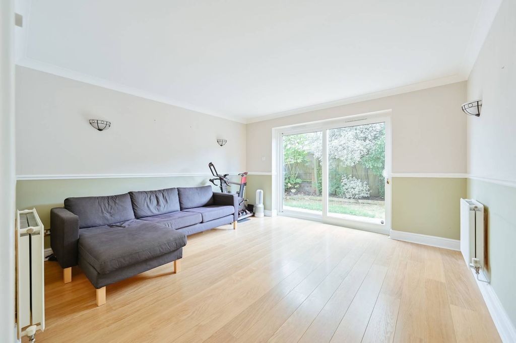 Property photo 3 of 22