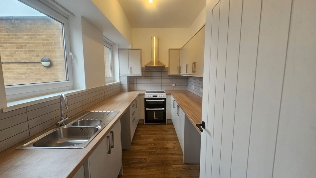 Property photo 1 of 6 11