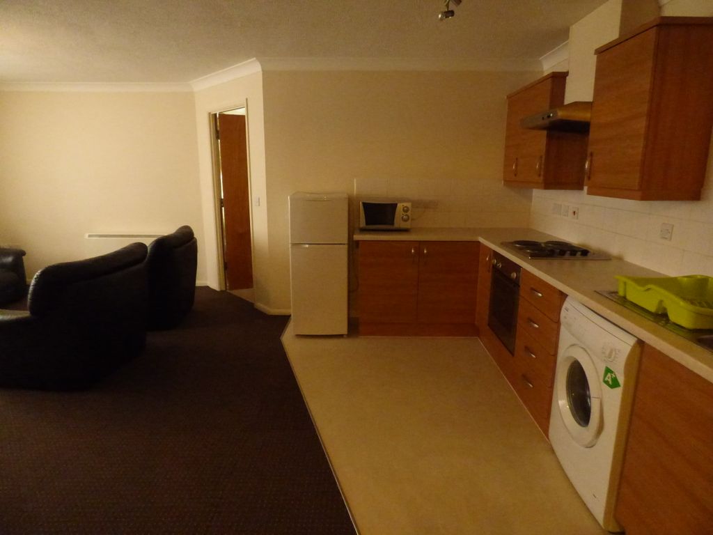 Property photo 1 of 6 Kitchen