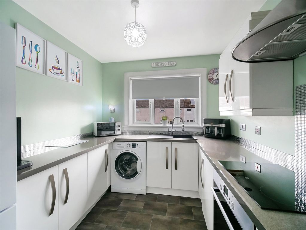 Property photo 3 of 15 Kitchen