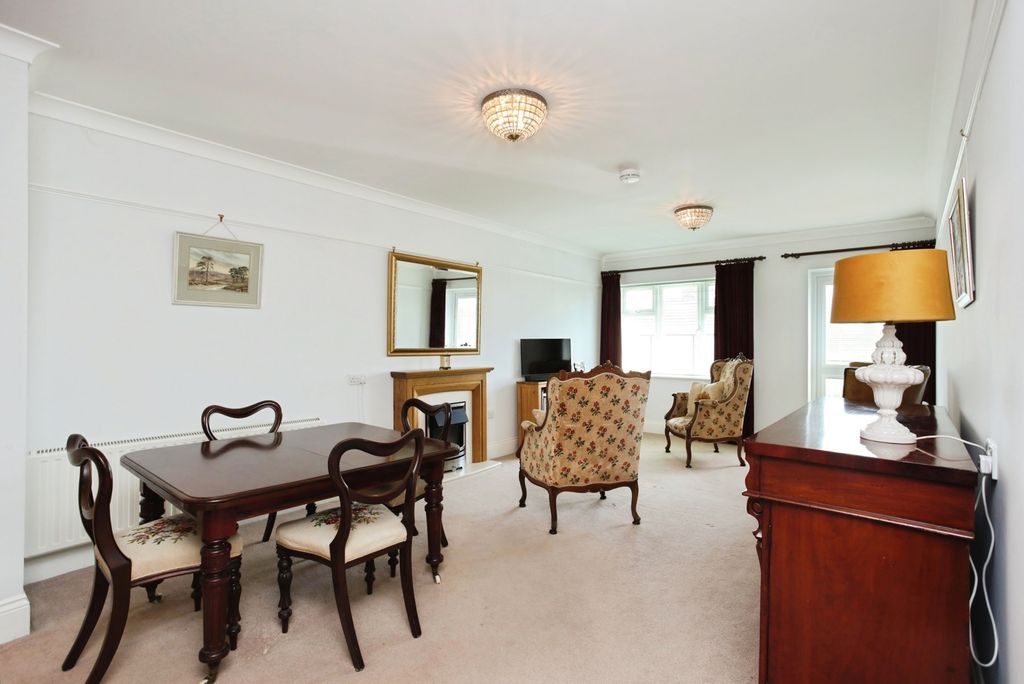 Property photo 3 of 17 Living Dining