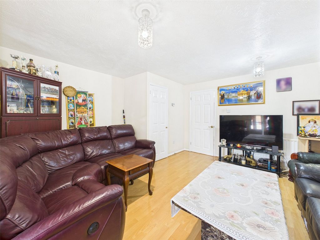 Property photo 2 of 17 Picture No. 03