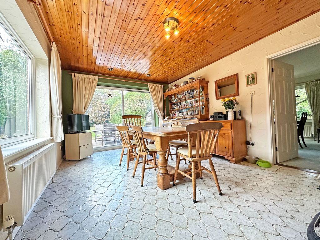 Property photo 2 of 26