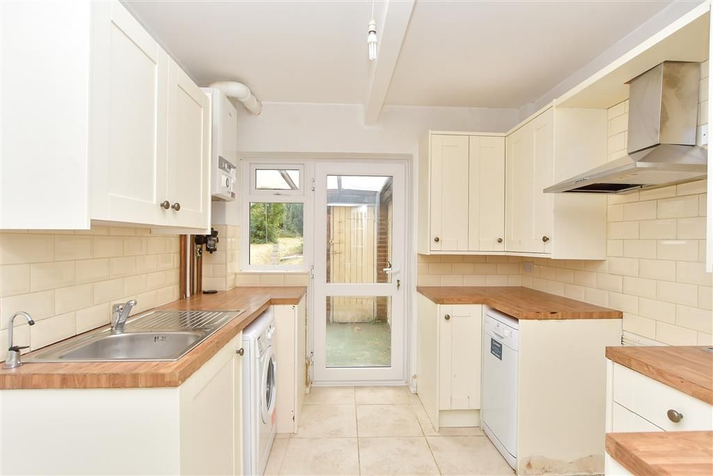 Property photo 1 of 10 Kitchen