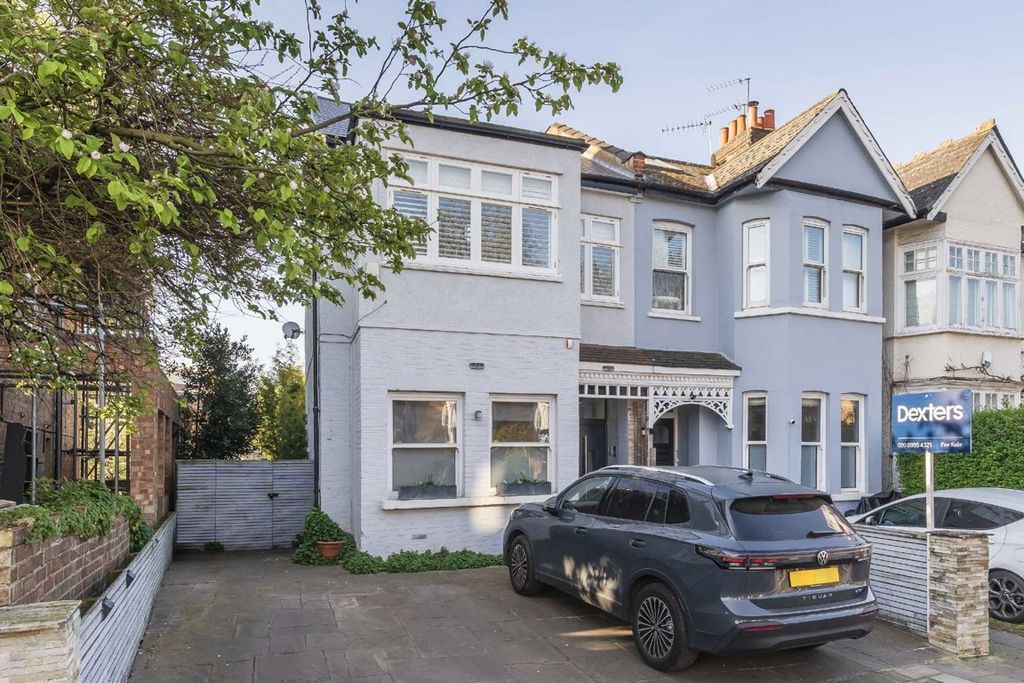 Property photo 1 of 6
