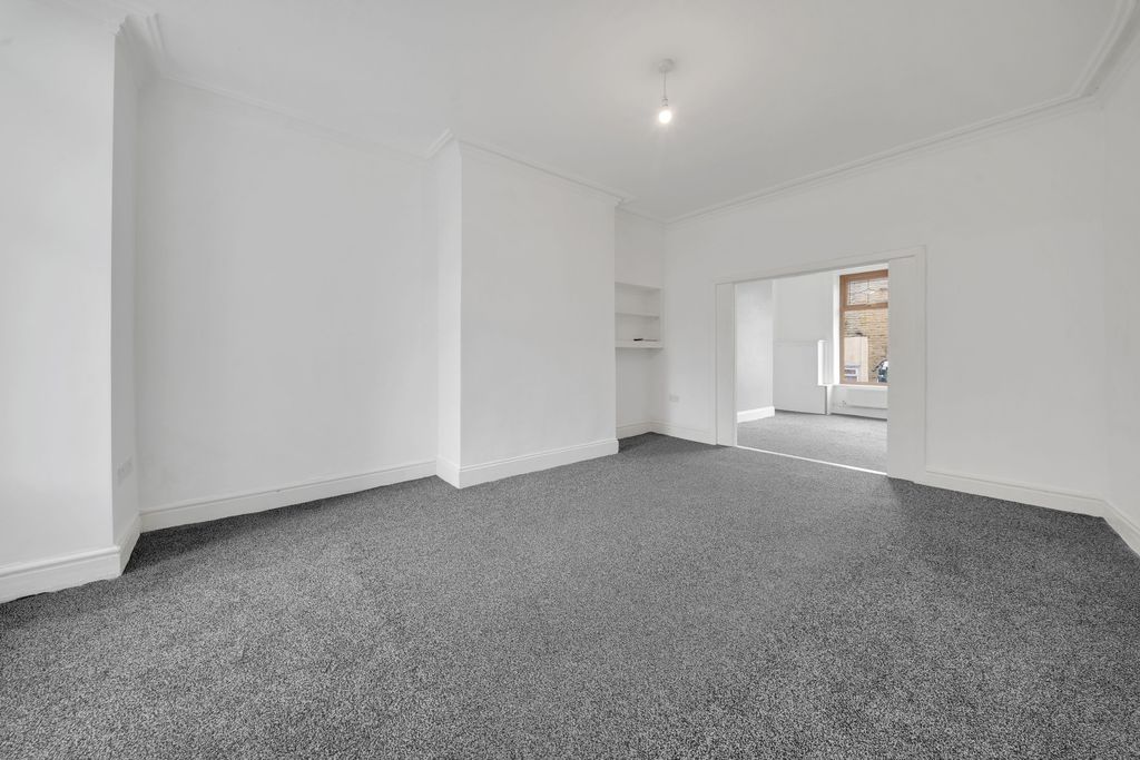 Property photo 1 of 20 Rear Lounge