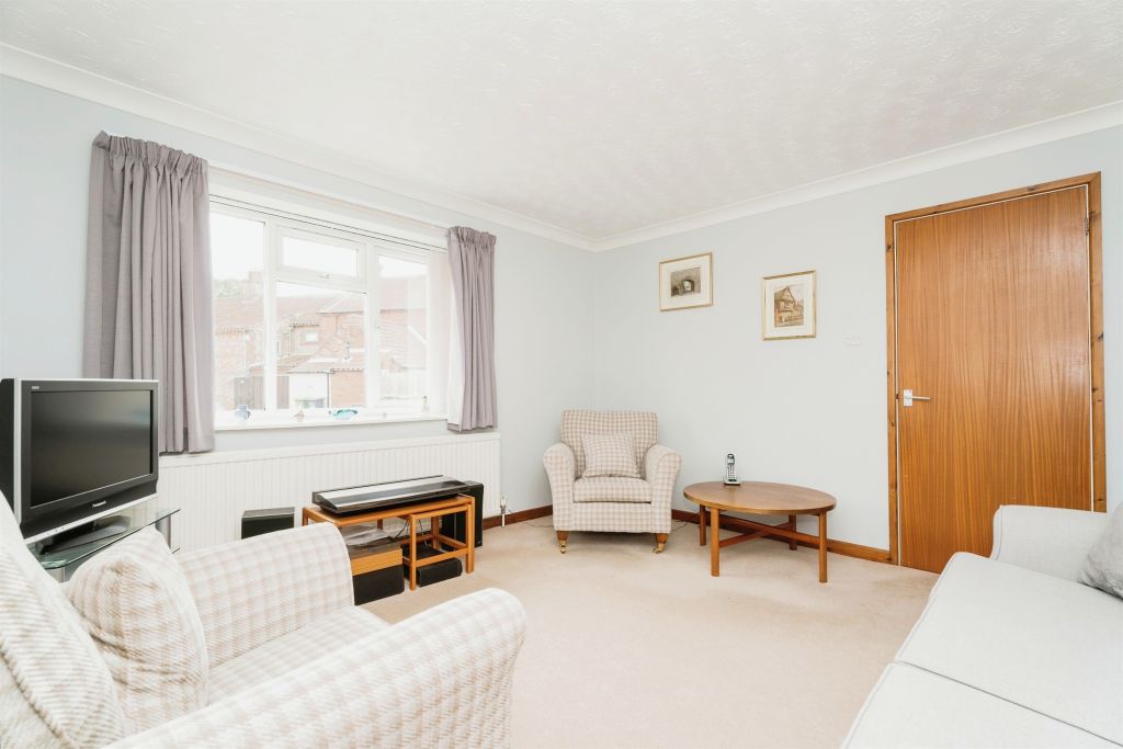 Property photo 2 of 17