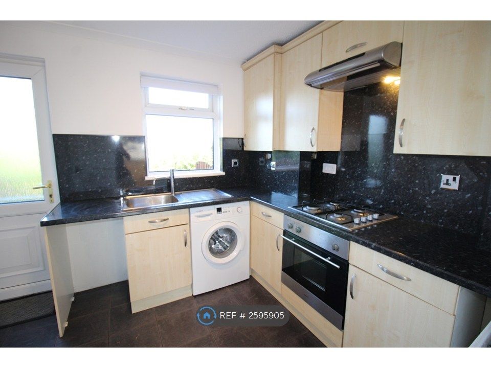 Property photo 3 of 16 Kitchen