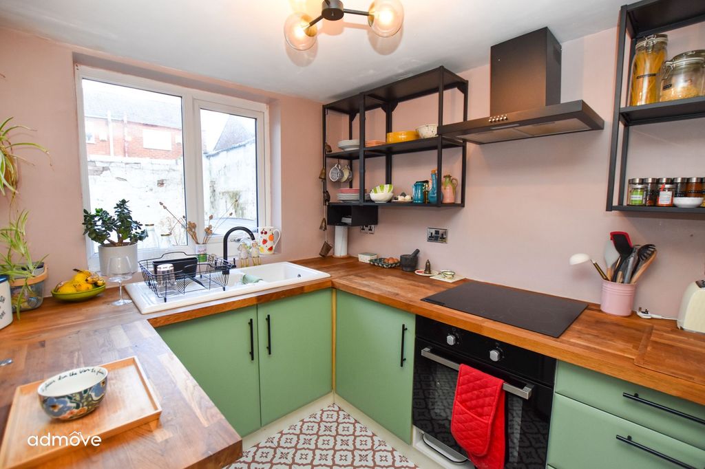 Property photo 2 of 11