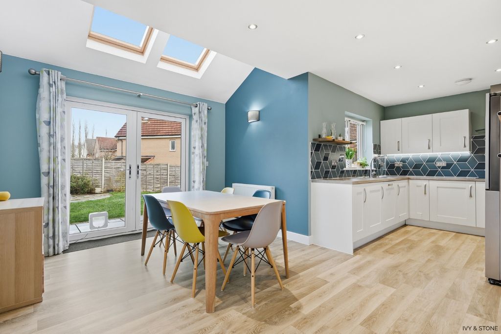 Property photo 3 of 37 4856152