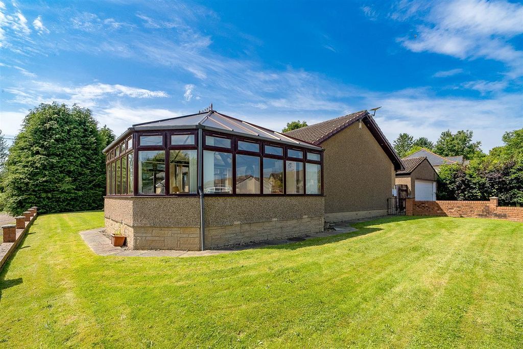 Property photo 2 of 33