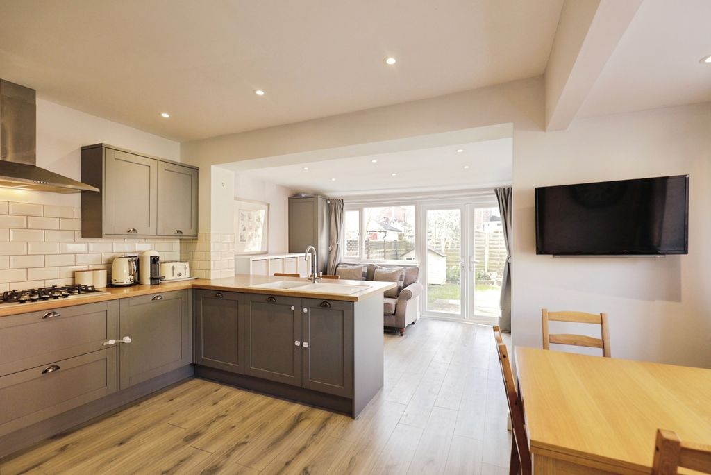 Property photo 2 of 21 Pbox-Img.Jpg