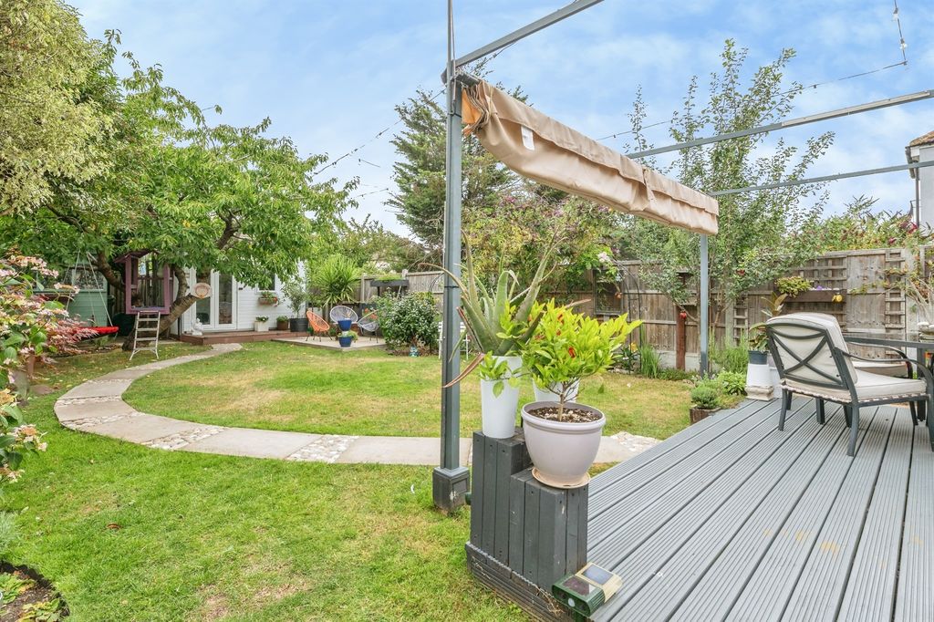 Property photo 3 of 26