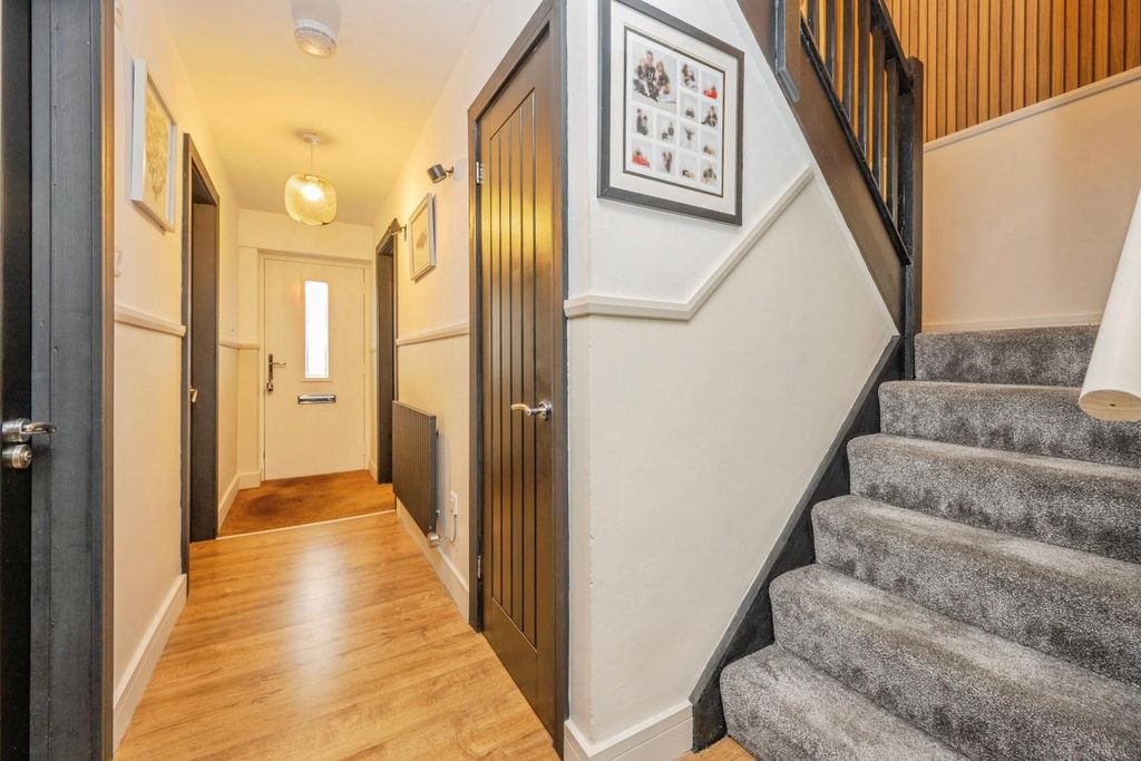 Property photo 2 of 25 121Mainst-10.Jpg