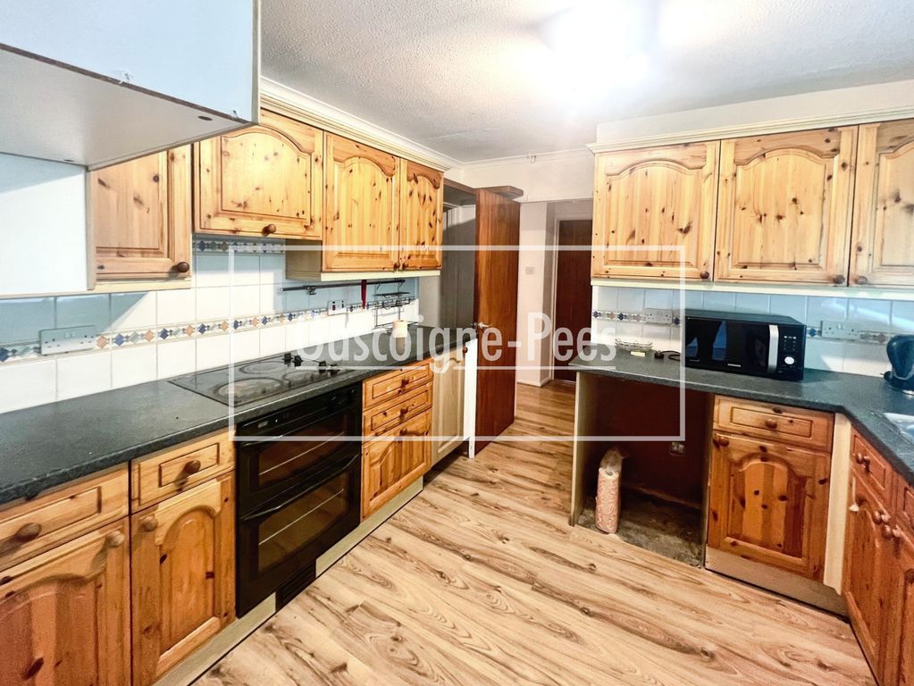 Property photo 3 of 6