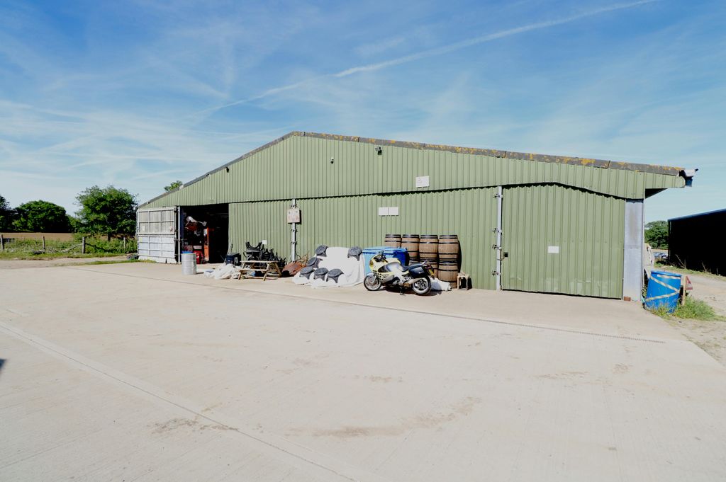 Property photo 1 of 4 Front 2.Jpg