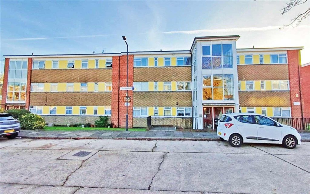 Property photo 1 of 2