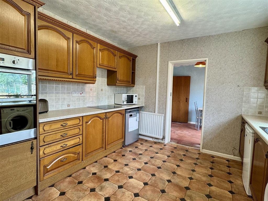 Property photo 3 of 21 Kitchen Breakfast Room