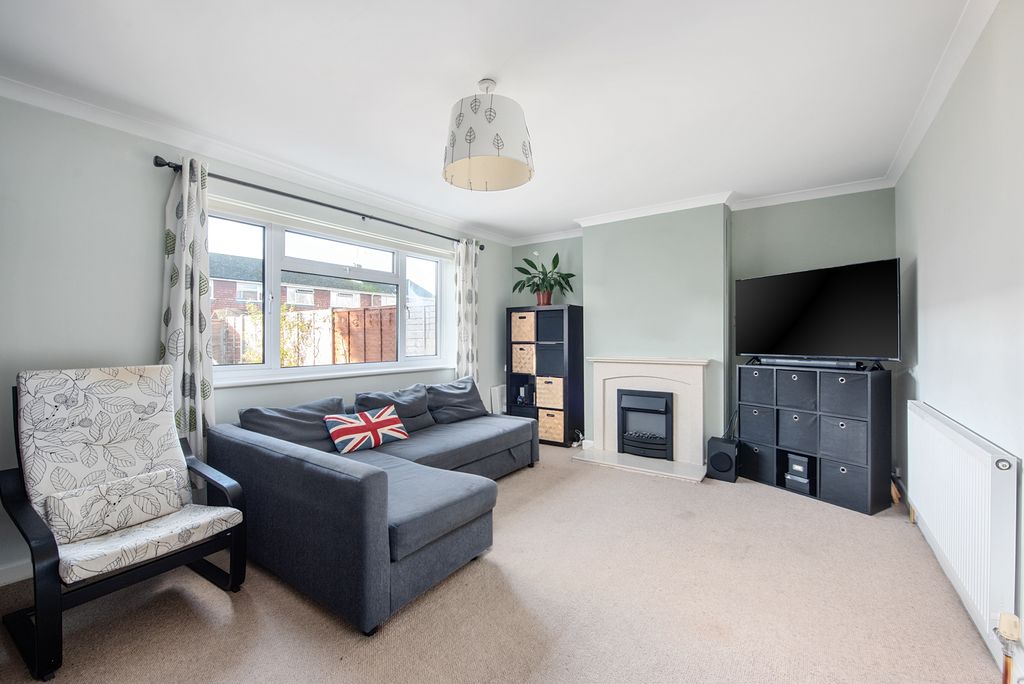 Property photo 2 of 10 97 Beaulieu Gardens (3)