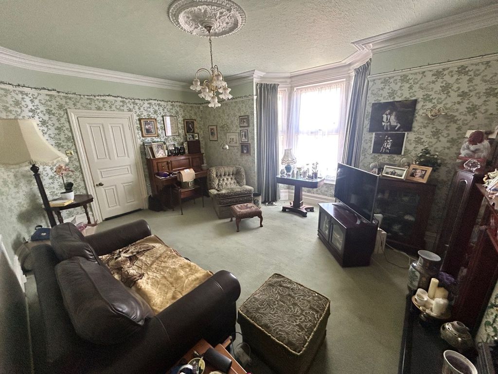 Property photo 2 of 19