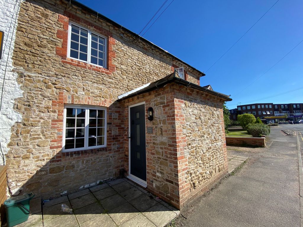 Property photo 1 of 7 External